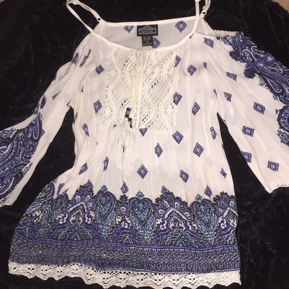 Cold shoulder top